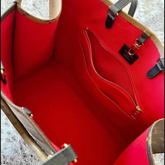 On The Go GM Giant Monogram Giant Monogram Reverse Tote Bag - Picture 5 of 6